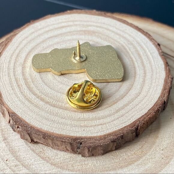 Camping Thermos Bottle Enamel Pin/ Brooch Lapel - Picture 4 of 6